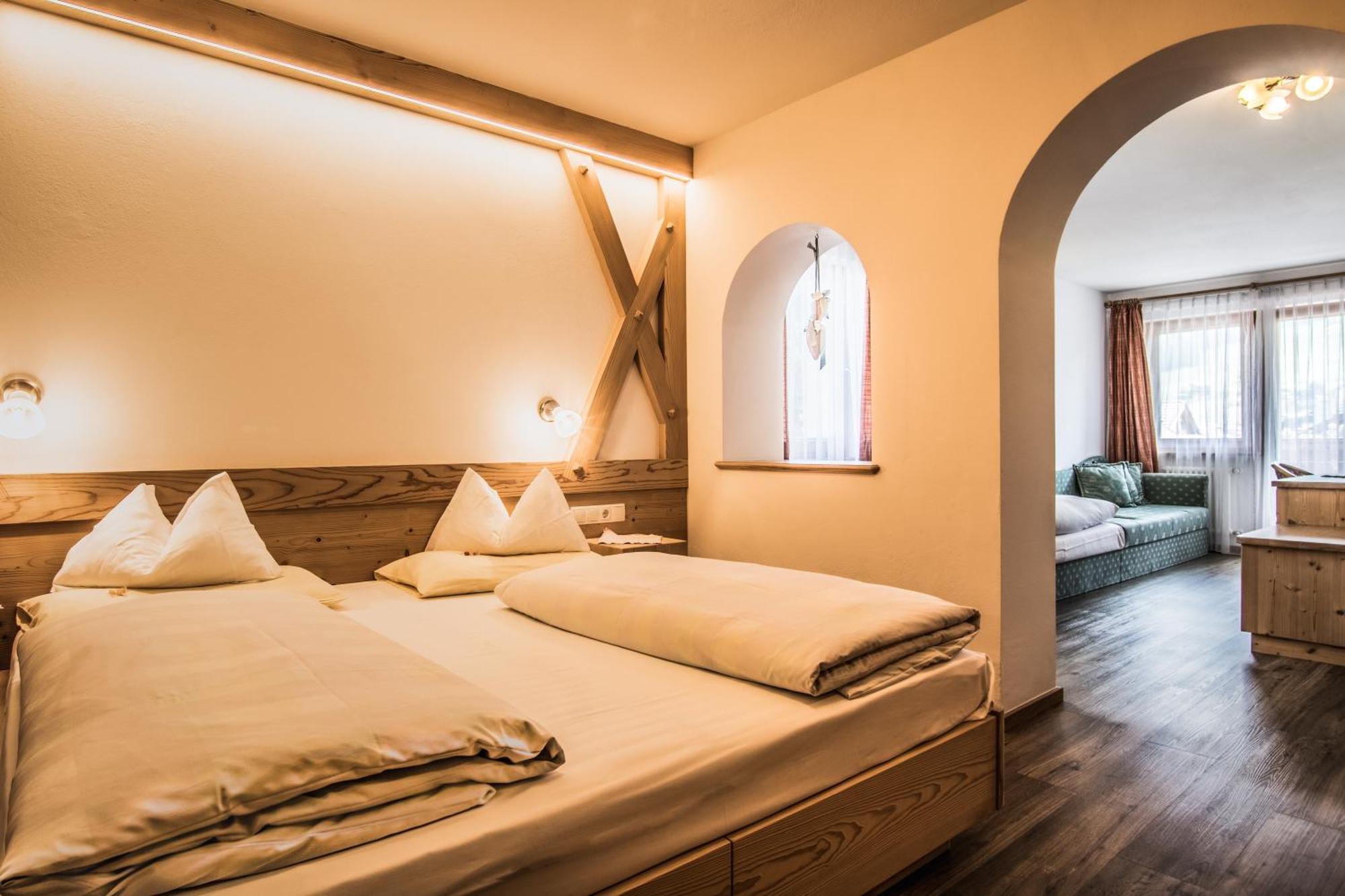 Pensione Camoscio La Villa  Buitenkant foto