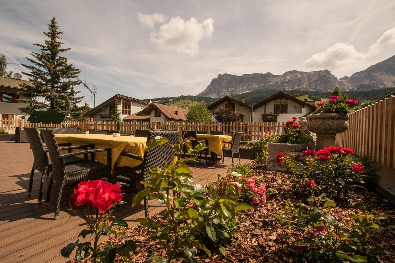 Pensione Camoscio La Villa  Buitenkant foto