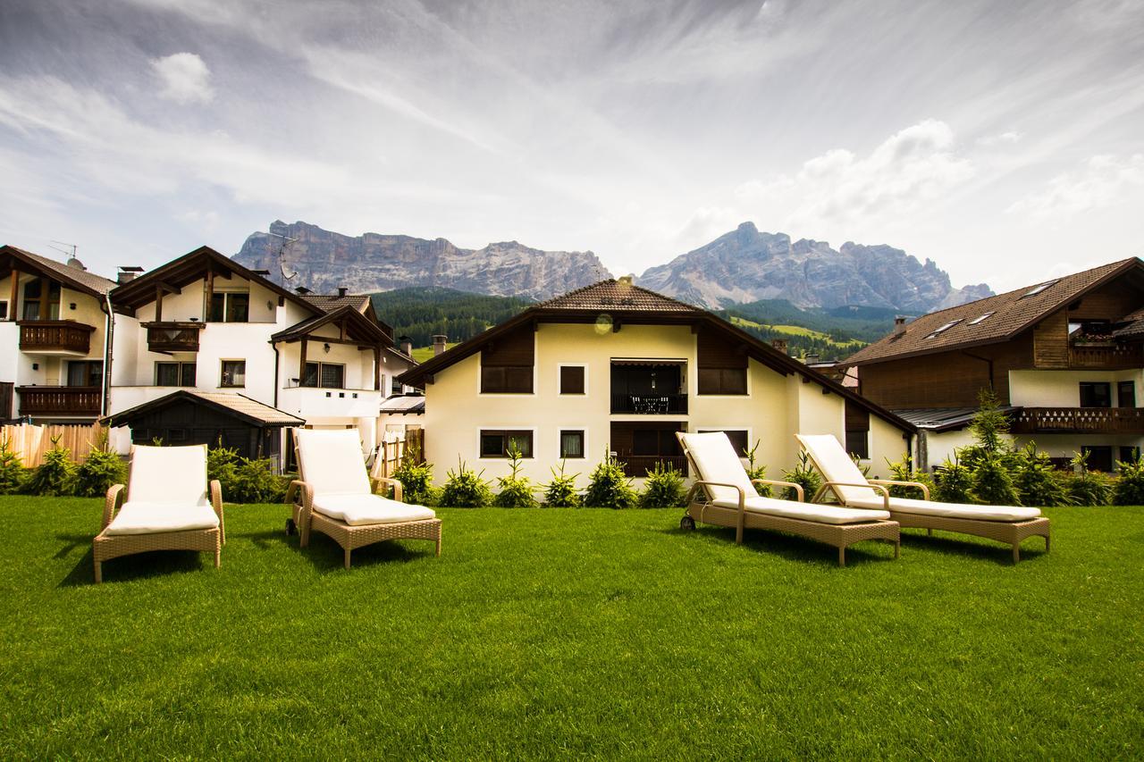 Pensione Camoscio La Villa  Buitenkant foto